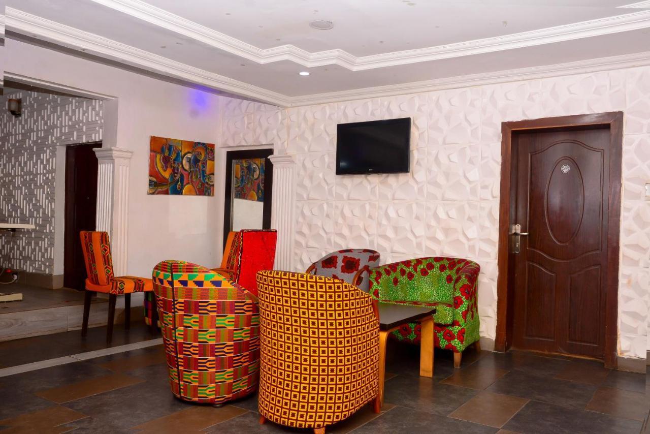 Connecting Lagos Suites Buitenkant foto