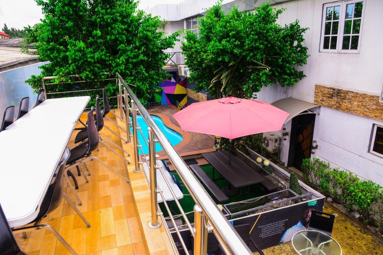 Connecting Lagos Suites Buitenkant foto